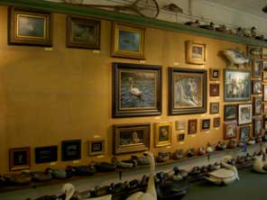 Thanks to Ron Kobli and everyone from the Decoys & Wildlife Gallery in Frenchtown, NJ for such a nice show! My family and I were pleased to meet many of of our collectors from the area. :D If you happen to be near Frenchtown, be sure to drop by the gallery to browse the paintings and art. They still have quite a collection of our pieces for the holiday season.